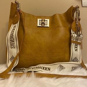NWT Steve Madden (bingrid) Saddle Crossbody - Chestnut